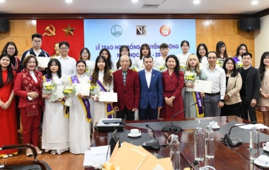 20 sinh viên ĐHQGHN nhận học bổng Nguyễn Trường Tộ năm học 2023 - 2024